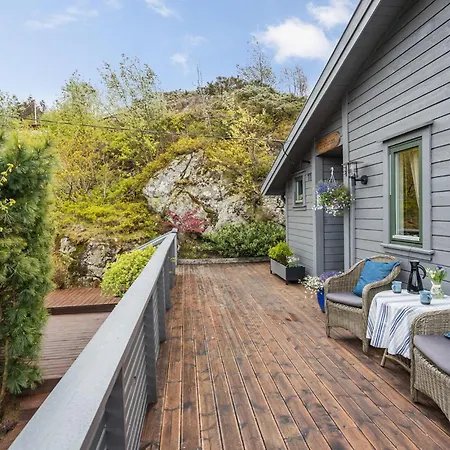 Stunning Home In Lyngdal *
