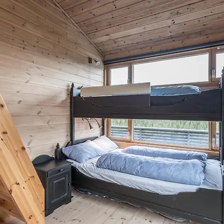 Stunning Home In Lyngdal Hébergement de vacances