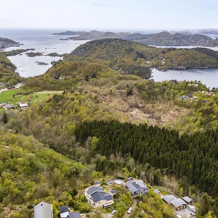 Stunning Home In Lyngdal Hébergement de vacances Lyngdal