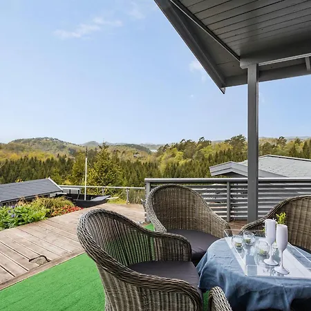 Hébergement de vacances Stunning Home In Lyngdal
