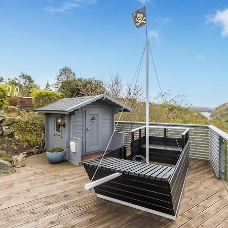 Stunning Home In Lyngdal Hébergement de vacances Lyngdal